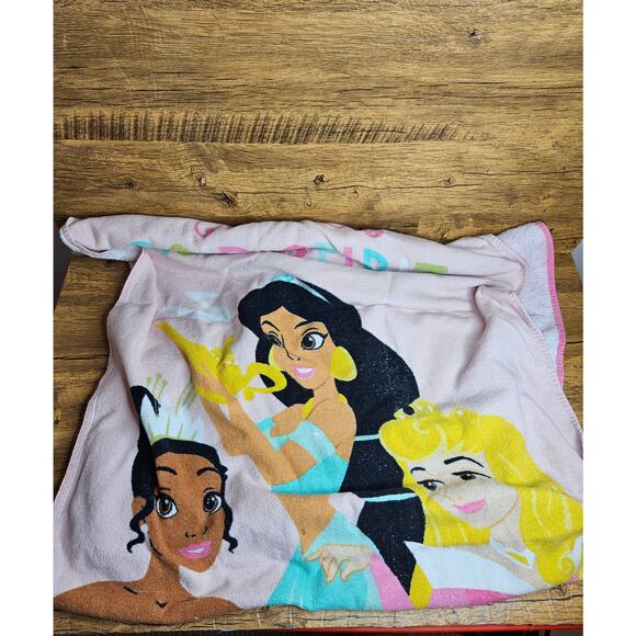Three Princess Beach Towel Ariel Hooded Mermaid Summer Towel Cover up - Picture 2 of 5